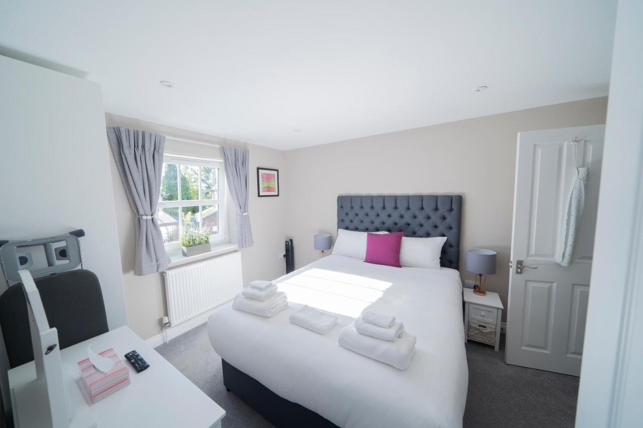 Peartree Serviced * Salisbury
